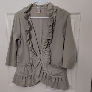 DownEast Light 💚 Sage Ruffled Blazer/Top With Front Pockets And Front Closure.